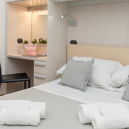 Andenis Luxury House Hotel Rome Exterior photo