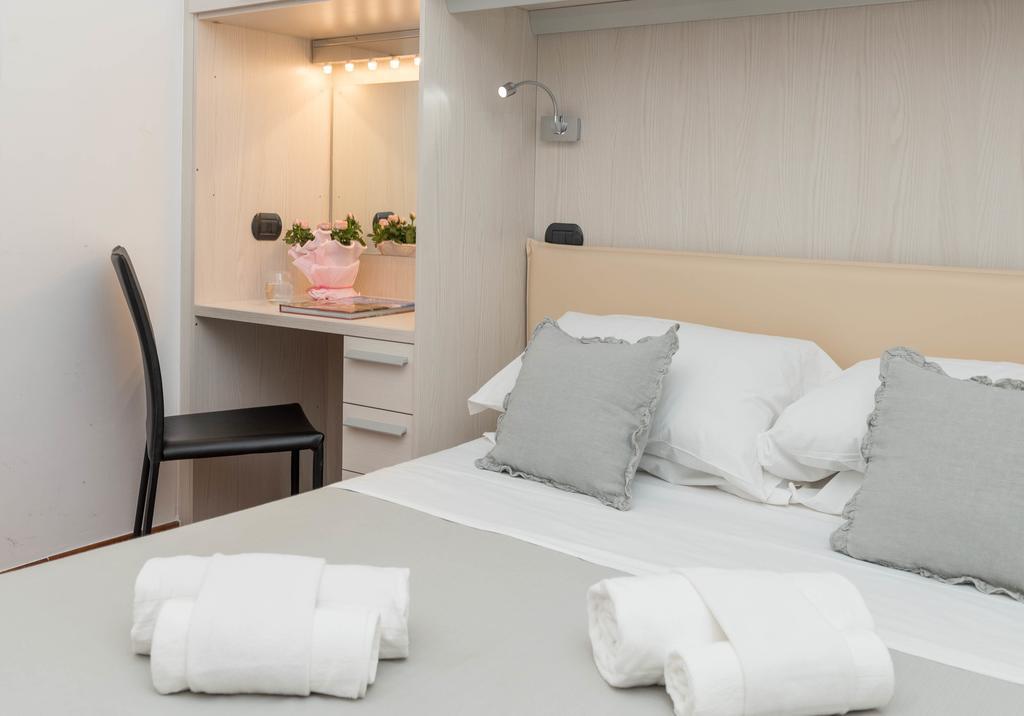 Andenis Luxury House Hotel Rome Exterior photo